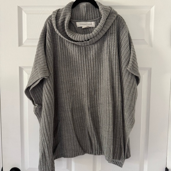Treasure & Bond Sweaters - Treasure and Bond gray poncho sweater